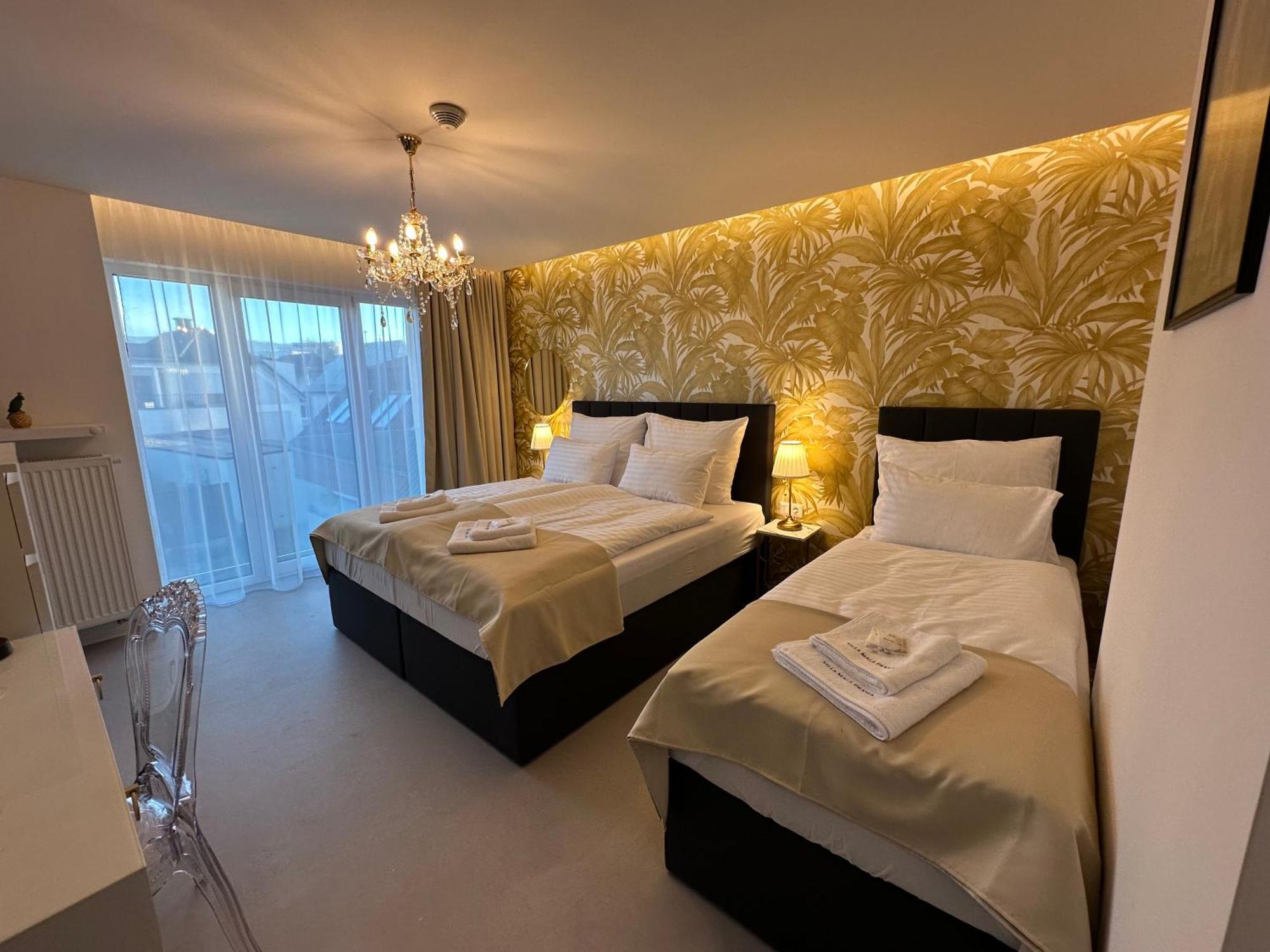 Villa Mala Praha Experience In The Center Of Zilina Bagian luar foto