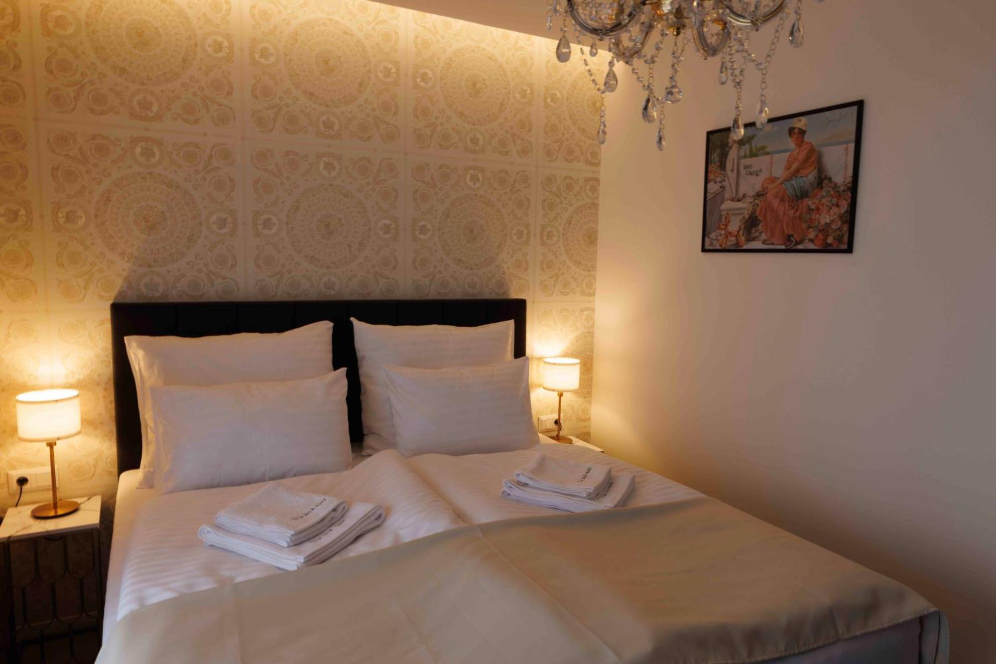 Villa Mala Praha Experience In The Center Of Zilina Bagian luar foto